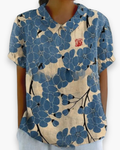Weiß mit blauen Blumen